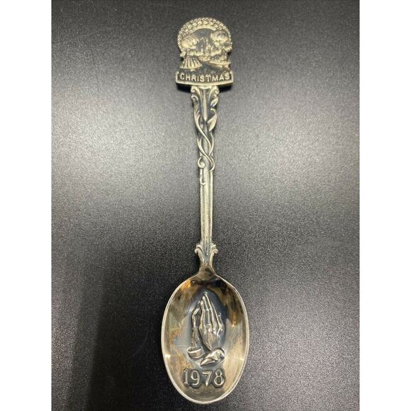Vintage 1978 CHRISTMAS Silver Plate Souvenir COLLECTIBLE Kids Praying Hands - Picture 1 of 12